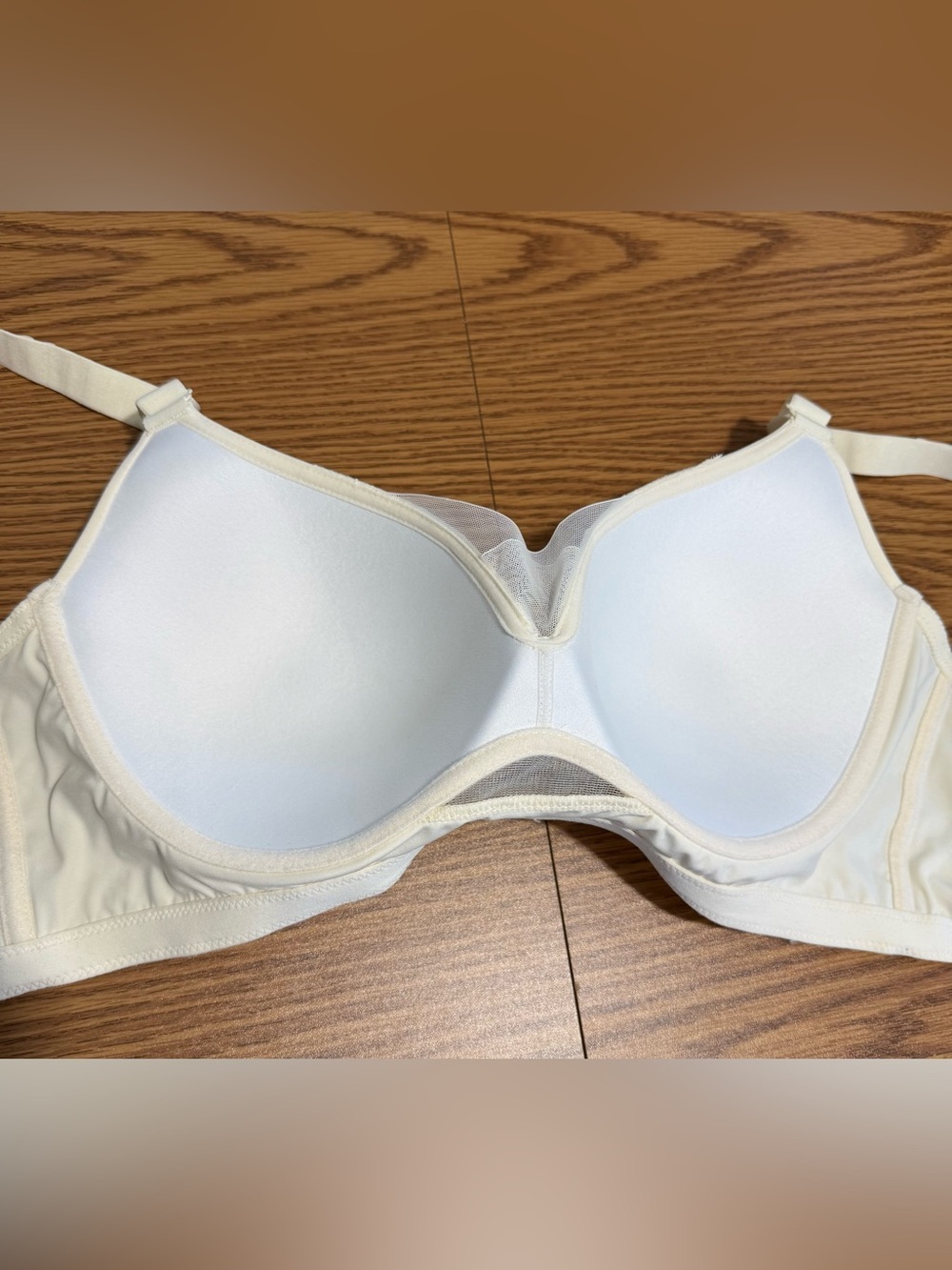 NWOT Soft Cream Molded Cups with Stretchy Lace Front & Side Panels. No wire. - Picture 4 of 8